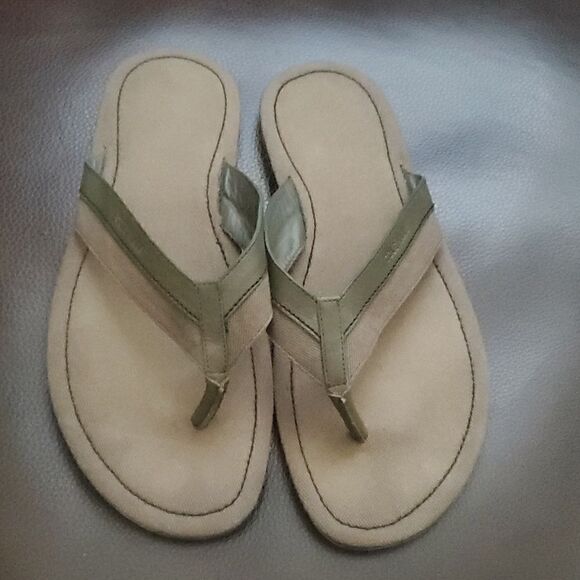 COLE HAAN Flip Flops - Size 12 - Picture 3 of 9